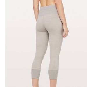 Lululemon Wunder under crop - acid wash grey size4